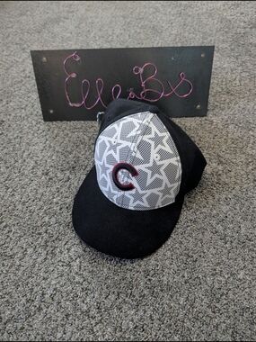 Used Navy & White 59Fifty Chicago Cubs Hat MLB 7 1/8 Size